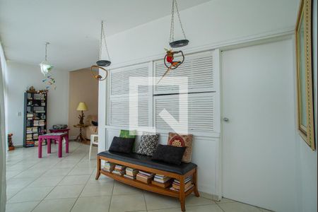 Apartamento à venda com 279m², 4 quartos e 1 vaga Apartamento à venda com 279m², 4 quartos e 1 vagaJardim de Inverno