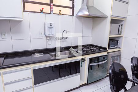 Casa à venda com 100m², 4 quartos e 2 vagasCozinha