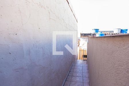 Casa à venda com 100m², 4 quartos e 2 vagasCorredor