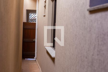 Casa à venda com 100m², 4 quartos e 2 vagasCorredor Lateral