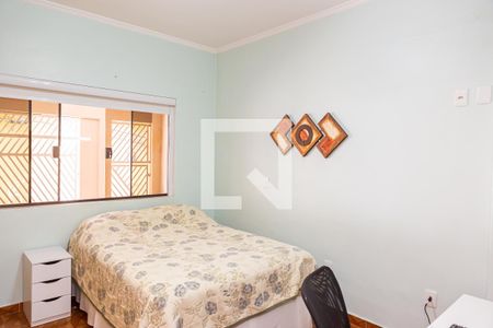 Casa à venda com 100m², 4 quartos e 2 vagasQuarto 3