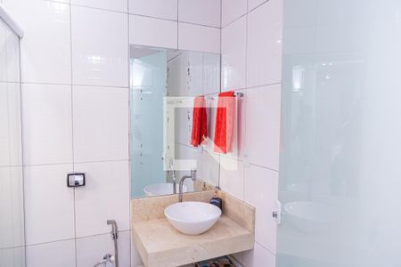 Casa à venda com 100m², 4 quartos e 2 vagasBanheiro 3