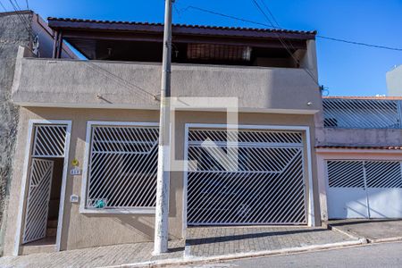 Casa à venda com 100m², 4 quartos e 2 vagasFachada