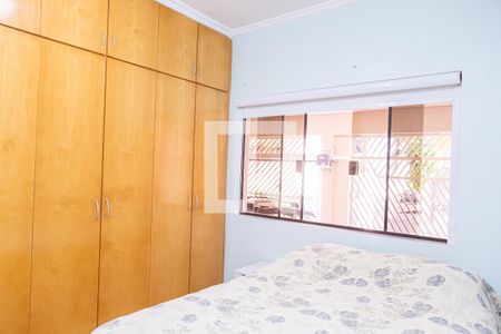 Casa à venda com 100m², 4 quartos e 2 vagasQuarto 3