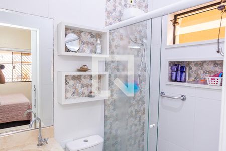 Casa à venda com 100m², 4 quartos e 2 vagasBanheiro do Quarto 2