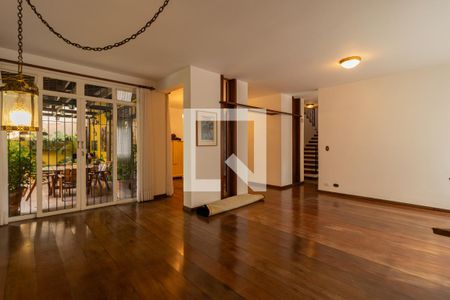 Sala de casa para alugar com 4 quartos, 400m² em Real Parque, São Paulo