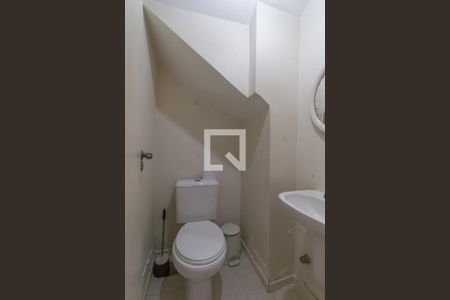 Casa de condomínio à venda com 200m², 5 quartos e 2 vagasLavabo