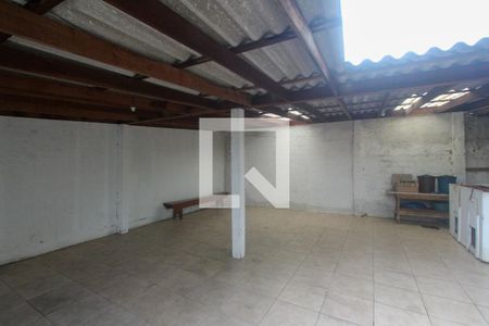 Casa à venda com 123m², 3 quartos e 3 vagas Casa à venda com 123m², 3 quartos e 3 vagasFundos