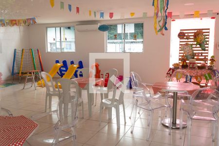 Apartamento para alugar com 51m², 3 quartos e 1 vagaÁrea comum - Salão de festas