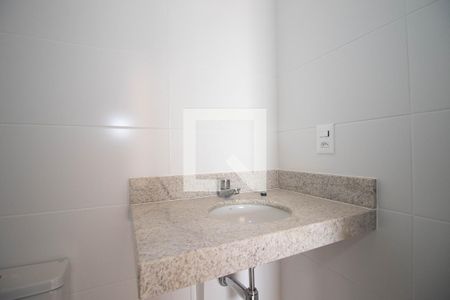 Banheiro da Suíte de apartamento à venda com 3 quartos, 70m² em Samambaia Norte, Brasília