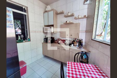 Casa à venda com 104m², 2 quartos e sem vaga Casa à venda com 104m², 2 quartos e sem vagaCozinha - Armários