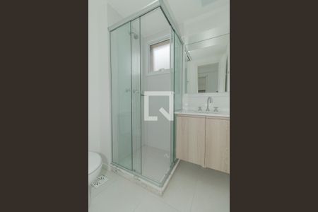 Banheiro da Suíte de apartamento à venda com 3 quartos, 75m² em Jardim Carvalho, Porto Alegre