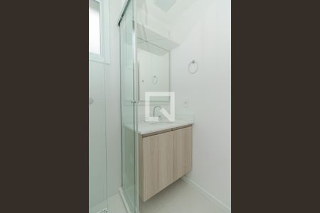 Banheiro da Suíte de apartamento à venda com 3 quartos, 75m² em Jardim Carvalho, Porto Alegre