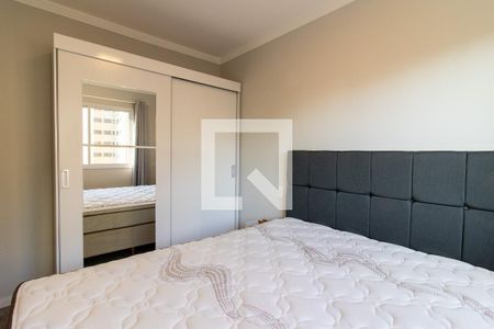 Suíte de apartamento para alugar com 2 quartos, 57m² em Centro, Campinas