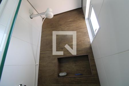Chuveiro banheiro da suíte 1 de casa para alugar com 3 quartos, 156m² em Vila Gea, São Paulo