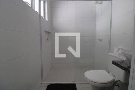 Casa para alugar com 156m², 3 quartos e 2 vagasBanheiro da casa 2