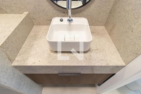 Studio para alugar com 32m², 1 quarto e 1 vaga Studio para alugar com 32m², 1 quarto e 1 vagaDetalhe do banheiro