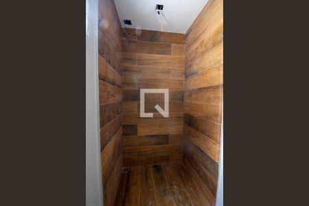 Casa à venda com 400m², 2 quartos e 2 vagas Casa à venda com 400m², 2 quartos e 2 vagasBanheiro 2