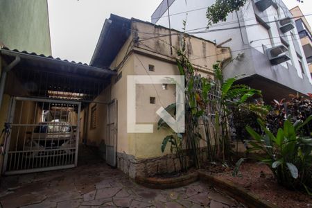 Casa à venda com 400m², 2 quartos e 2 vagas Casa à venda com 400m², 2 quartos e 2 vagasÁrea externa