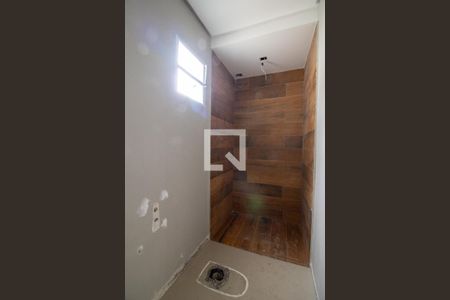 Casa à venda com 400m², 2 quartos e 2 vagas Casa à venda com 400m², 2 quartos e 2 vagasBanheiro 2