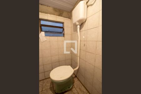 Casa à venda com 400m², 2 quartos e 2 vagas Casa à venda com 400m², 2 quartos e 2 vagasBanheiro