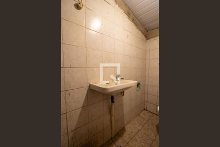 Casa à venda com 400m², 2 quartos e 2 vagas Casa à venda com 400m², 2 quartos e 2 vagasBanheiro