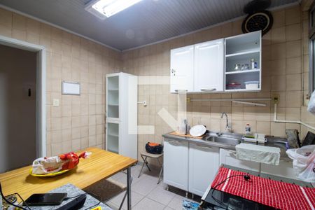 Casa à venda com 400m², 2 quartos e 2 vagas Casa à venda com 400m², 2 quartos e 2 vagasCozinha