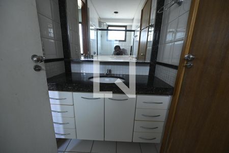 Apartamento à venda com 141m², 4 quartos e 3 vagas Apartamento à venda com 141m², 4 quartos e 3 vagasBanheiro