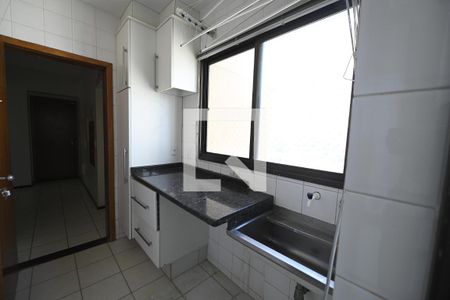 Apartamento à venda com 141m², 4 quartos e 3 vagas Apartamento à venda com 141m², 4 quartos e 3 vagasÁrea de serviço