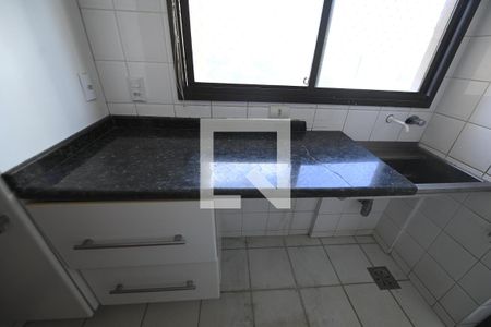 Apartamento à venda com 141m², 4 quartos e 3 vagas Apartamento à venda com 141m², 4 quartos e 3 vagas[Área de serviço