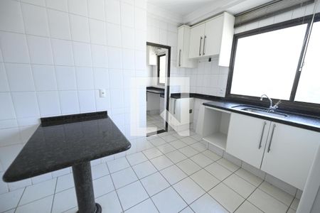 Apartamento à venda com 141m², 4 quartos e 3 vagas Apartamento à venda com 141m², 4 quartos e 3 vagasCozinha