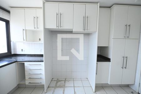 Apartamento à venda com 141m², 4 quartos e 3 vagas Apartamento à venda com 141m², 4 quartos e 3 vagasCozinha