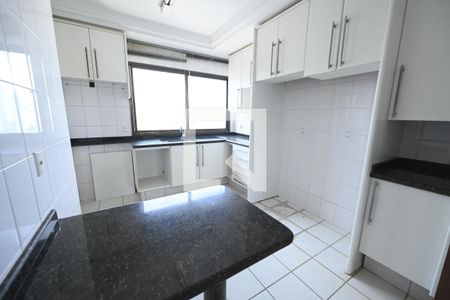 Apartamento à venda com 141m², 4 quartos e 3 vagas Apartamento à venda com 141m², 4 quartos e 3 vagasCozinha
