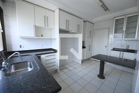 Apartamento à venda com 141m², 4 quartos e 3 vagas Apartamento à venda com 141m², 4 quartos e 3 vagasCozinha