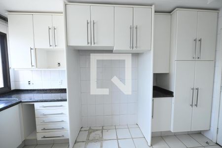Apartamento à venda com 141m², 4 quartos e 3 vagas Apartamento à venda com 141m², 4 quartos e 3 vagasCozinha