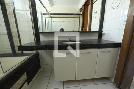 Apartamento à venda com 141m², 4 quartos e 3 vagas Apartamento à venda com 141m², 4 quartos e 3 vagasBanheiro
