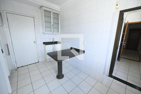 Apartamento à venda com 141m², 4 quartos e 3 vagas Apartamento à venda com 141m², 4 quartos e 3 vagasCozinha