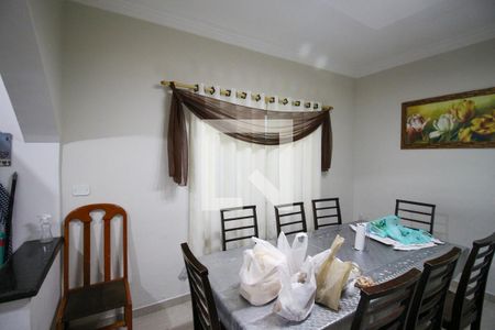 Casa à venda com 243m², 4 quartos e 2 vagasCozinha