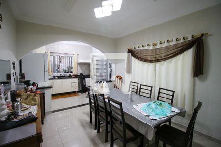 Casa à venda com 243m², 4 quartos e 2 vagasCozinha