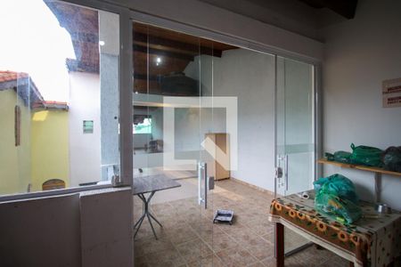 Casa à venda com 243m², 4 quartos e 2 vagasÁrea / Churrasqueira