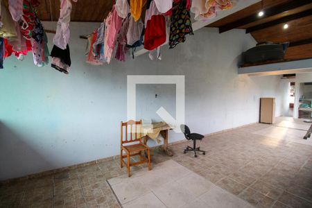 Casa à venda com 243m², 4 quartos e 2 vagasÁrea 