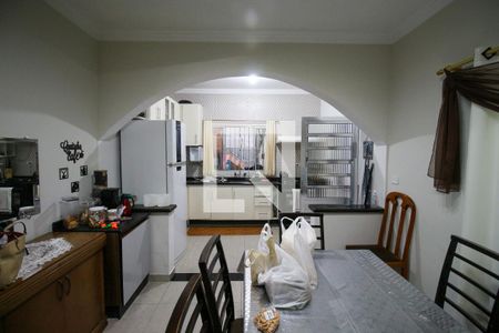 Casa à venda com 243m², 4 quartos e 2 vagasCozinha