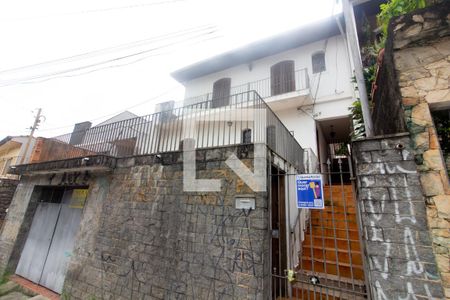 Casa para alugar com 260m², 3 quartos e 2 vagasFachada