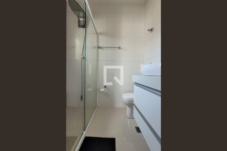 Casa à venda com 260m², 3 quartos e 8 vagasBanheiro da suíte