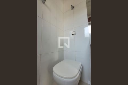 Casa à venda com 260m², 3 quartos e 8 vagasBanheiro da suíte