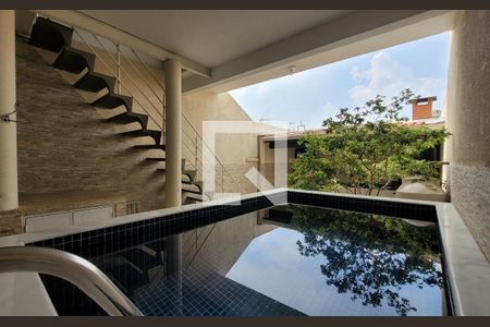 Casa à venda com 260m², 3 quartos e 8 vagasPiscina