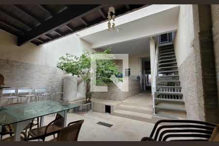 Casa à venda com 260m², 3 quartos e 8 vagasChurrasqueira