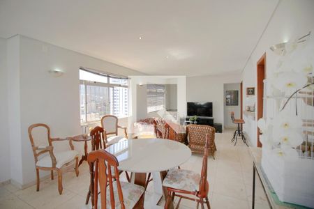 Sala de Estar de apartamento para alugar com 4 quartos, 270m² em Santo Antônio, Belo Horizonte