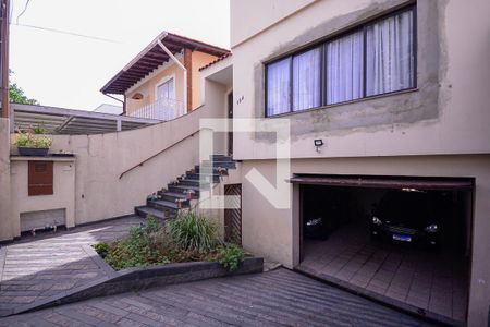 Casa à venda com 282m², 4 quartos e 6 vagas Casa à venda com 282m², 4 quartos e 6 vagasGaragem