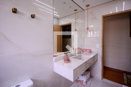 Casa à venda com 282m², 4 quartos e 6 vagas Casa à venda com 282m², 4 quartos e 6 vagasBanheiro Social